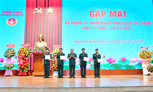 Trường Sĩ quan Kỹ thuật Quân sự gặp mặt kỷ niệm 41 năm ngày Nhà giáo Việt Nam