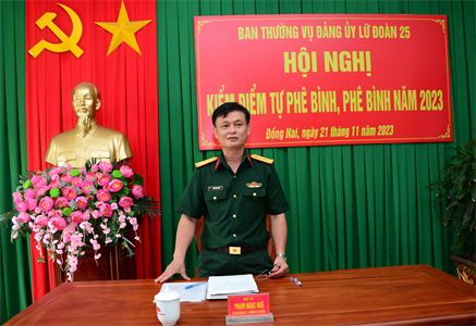 Ban Thường vụ Đảng ủy Lữ đoàn 25 kiểm điểm tự phê bình, phê bình năm 2023