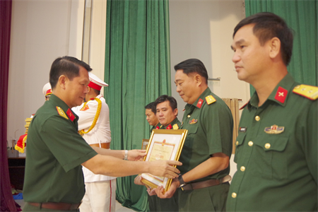 Bộ CHQS tỉnh Long An rút kinh nghiệm Hội thi “Tổ định hướng 47 giỏi” năm 2023