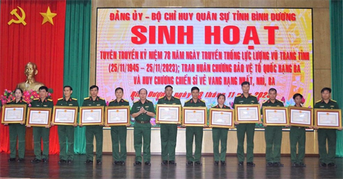 Bộ CHQS tỉnh Bình Dương sinh hoạt tuyên truyền kỷ niệm 78 năm Ngày truyền thống