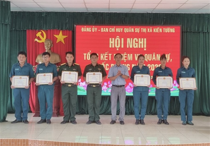 Ban CHQS thị xã Kiến Tường tổng kết nhiệm vụ quân sự, quốc phòng năm 2023