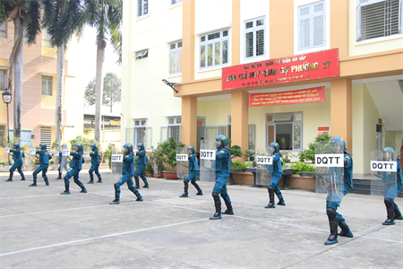 Doanh trại chính quy, xanh, sạch, đẹp tạo động lực hoàn thành tốt nhiệm vụ