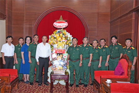 Lãnh đạo tỉnh Bà Rịa – Vũng Tàu chúc mừng ngày truyền thống Quân khu 7