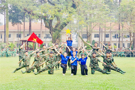 Trung đoàn Gia Định sôi nổi Hội thi dân vũ “vũ điệu tự hào”