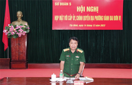 Sư đoàn 5 họp mặt với cấp ủy, chính quyền địa phương vành đai đơn vị