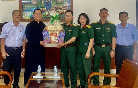 Ban CHQS thành phố Phan Thiết chúc mừng Giáng sinh