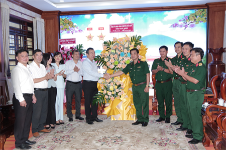 Lãnh đạo tỉnh Tây Ninh chúc mừng Sư đoàn 5 nhân kỷ niệm Ngày thành lập QĐND Việt Nam