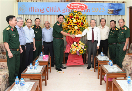 Trung tướng Nguyễn Trường Thắng, Tư lệnh Quân khu 7 chúc mừng Giáng sinh các cơ sở tôn giáo