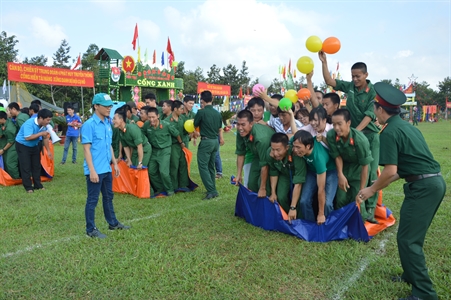 Sư đoàn 5: Nhiều hoạt động ngày Giỗ tổ Hùng Vương và kỷ niệm 42 năm ngày Giải phóng miền Nam (30/4/1975-30/4/2017)