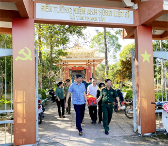 Ban CHQS huyện Củ Chi phối hợp quy tập hài cốt liệt sĩ
