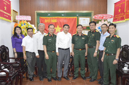 Lãnh đạo các đơn vị thăm Bệnh viện Quân dân y miền Đông kỷ niệm 79 năm Ngày thành lập QĐND