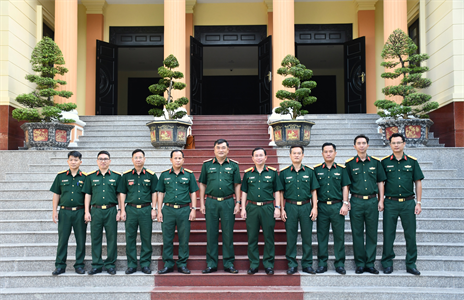 Thiếu tướng Lê Xuân Thế, Phó Tư lệnh Quân khu thăm và làm việc với Tòa án Quân sự Quân khu 7