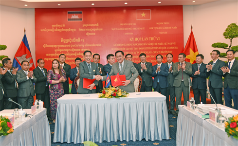 Sáng mãi tình đoàn kết Việt Nam - Campuchia