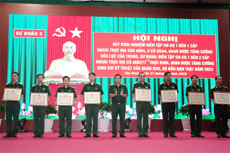 Sư đoàn 5 rút kinh nghiệm diễn tập chiến thuật có bắn đạn thật năm 2023