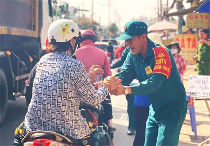 Ấm áp tình quân - dân