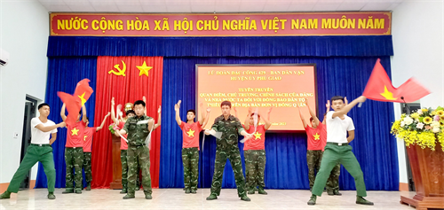 Lữ Đoàn Đặc Công 429: Tuyên truyền pháp luật cho đồng bào dân tộc thiểu số xã Tam Lập, huyện Phú Giáo