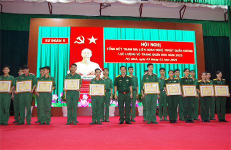 Sư đoàn 5 tổng kết tham gia Liên hoan nghệ thuật quần chúng LLVT Quân khu năm 2023