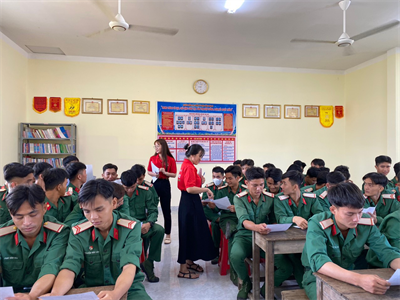 Bộ CHQS tỉnh Long An tư vấn học nghề, giới thiệu việc làm cho quân nhân chuẩn bị xuất ngũ