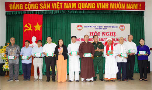 Tỉnh Bình Thuận họp mặt chức sắc các tôn giáo, dân tộc, người tiêu biểu các dân tộc