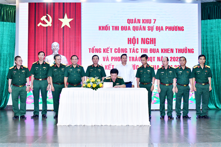 Khối thi đua quân sự địa phương Quân khu 7 ký kết giao ước thi đua năm 2024