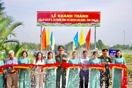 Bộ Tham mưu Quân khu khánh thành cầu giao thông nông thôn tại tỉnh Long An