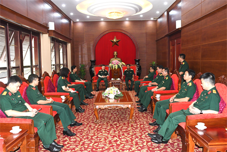 Tập đoàn Công nghiệp - Viễn thông Quân đội Viettel chúc Tết Bộ Tư lệnh Quân khu 7