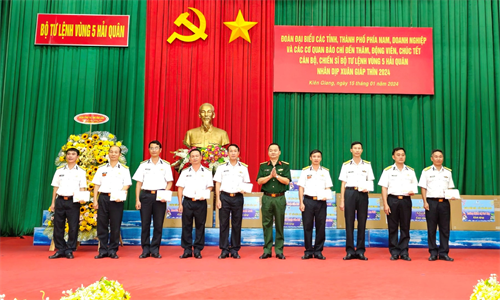 Các đoàn công tác thăm, chúc tết cán bộ, chiến sĩ trên các đảo thuộc vùng biển phía Tây Nam của Tổ quốc