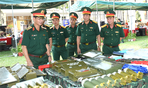 Kiểm tra công tác chuẩn bị huấn luyện năm 2024 tại Trung đoàn Gia Định