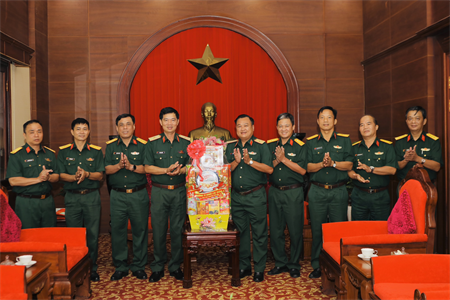 ​Các đơn vị, tổ chức tôn giáo thăm, chúc Tết Quân khu 7