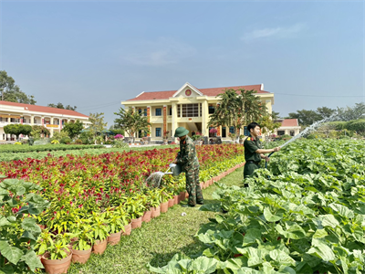 Sắc xuân ở Trung đoàn 4