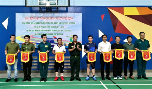 Ban CHQS Quận 3 tổ chức giải cầu lông mừng Đảng, mừng xuân