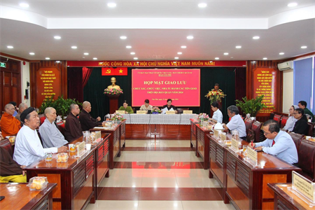 Quận Tân Phú họp mặt chức sắc, chức việc các tôn giáo