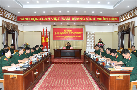 Quân khu 7 tập huấn chuyên đề thanh tra, kiểm tra trách nhiệm về thực hiện công vụ của cán bộ, công chức trong LLVT Quân khu