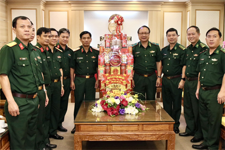 Bộ Tư lệnh Quân khu 7 chúc tết các đơn vị Quân đội, Công an đứng chân trên địa bàn