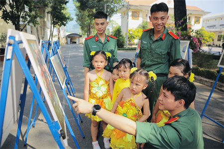 Mùa xuân ấm áp ở Trường Sĩ quan Kỹ thuật Quân sự