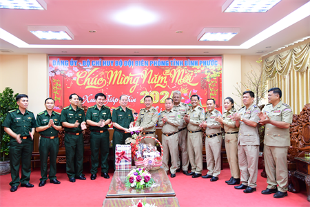 Lực lượng vũ trang Campuchia chúc tết Bộ đội Biên phòng Bình Phước