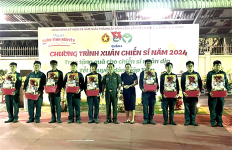 Ban CHQS Quận 6 phối hợp tổ chức chương trình xuân chiến sĩ
