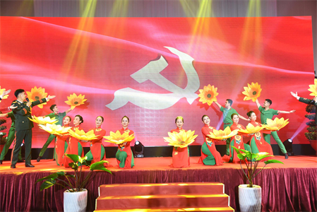 Mãi mãi tự hào về Đảng vinh quang