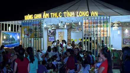Festival Đờn ca tài tử – “đòn bẩy” cho du lịch Bình Dương