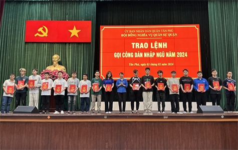 Thanh niên quận Tân Phú sẵn sàng nhập ngũ