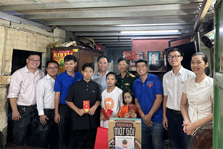 Công dân trẻ tiêu biểu TPHCM chăm lo Tết cho trẻ mồ côi do dịch Covid-19