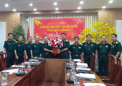 Bộ Tư lệnh Quân khu 7 chúc mừng sinh nhật Trung tướng Trần Hoài Trung