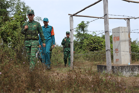 Ký sự vùng biên: Mùa xuân trên chốt tiền tiêu