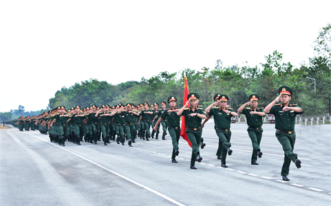 Xây dựng LLVT Quân khu 7 "tinh, gọn, mạnh"