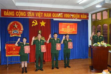 Viện kiểm sát Quân sự Quân khu công bố, trao quyết định bổ nhiệm Kiểm sát viên trung cấp, Kiểm sát viên sơ cấp