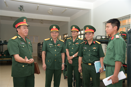 ​Quan tâm, chăm lo chiến sĩ mới