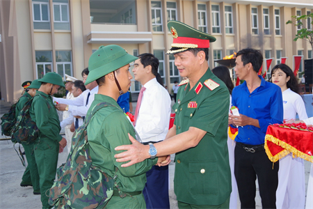 Tỉnh Bình Thuận nâng cao chất lượng thanh niên nhập ngũ