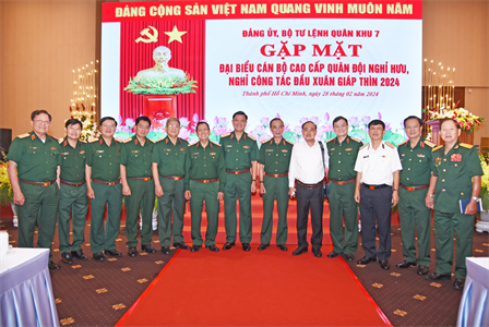 Quân khu 7 gặp mặt cán bộ cao cấp Quân đội nghỉ hưu, nghỉ công tác trên địa bàn đầu xuân Giáp Thìn 2024