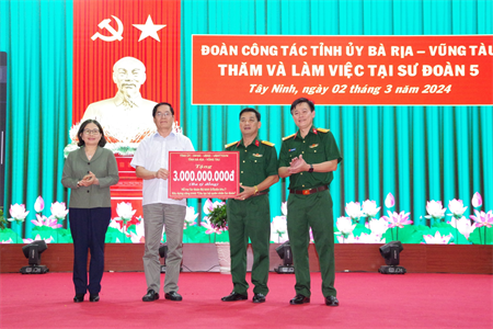 Lãnh đạo tỉnh Bà Rịa - Vũng Tàu thăm, làm việc tại Sư đoàn 5