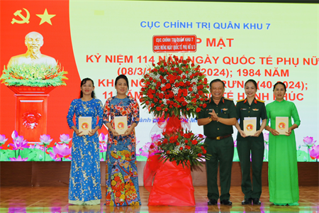 Cục Chính trị Quân khu họp mặt Ngày Quốc tế Phụ nữ 8/3